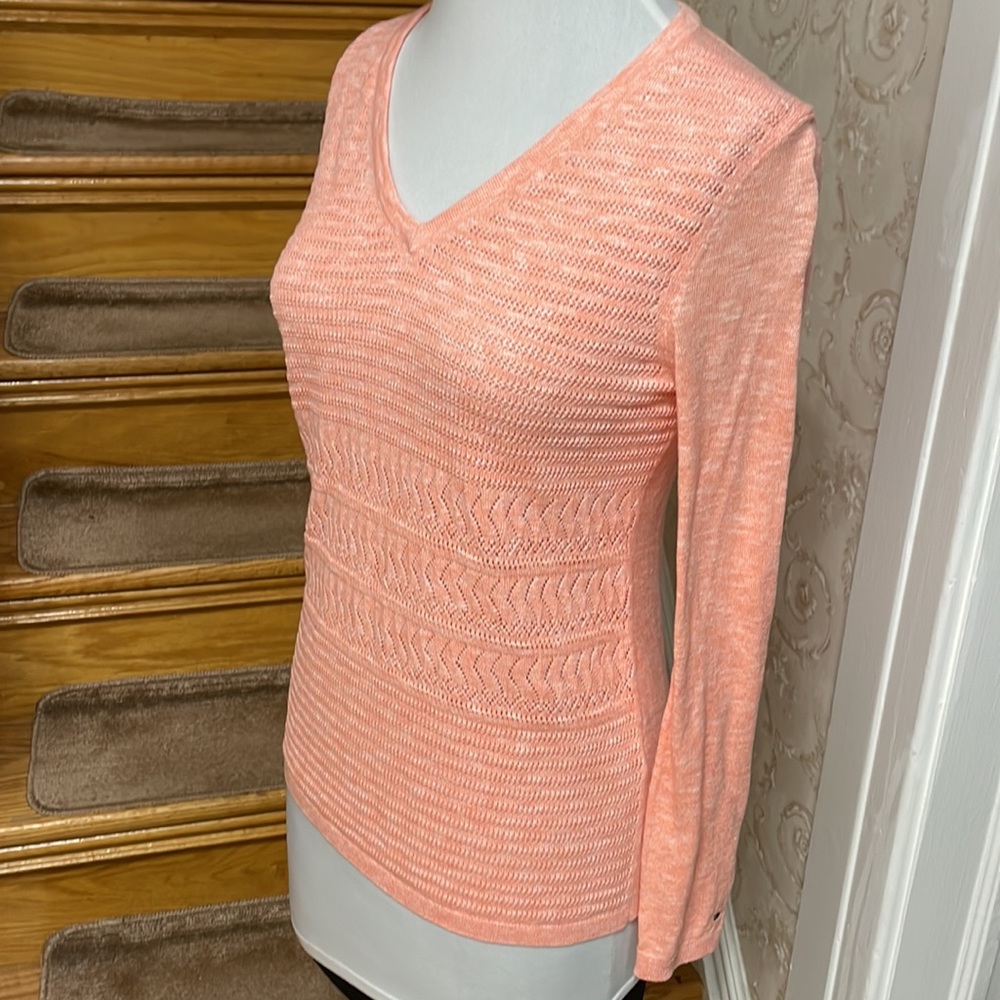 Never worn Tommy Hilfiger Pink Sweater. Size S